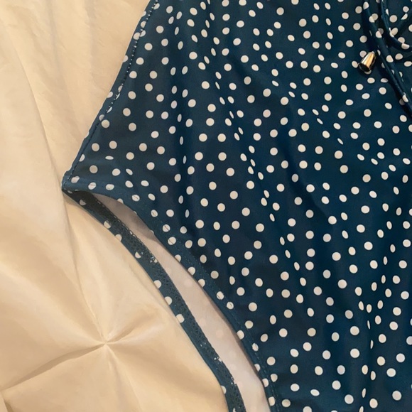 Polka dot one piece - Picture 3 of 4